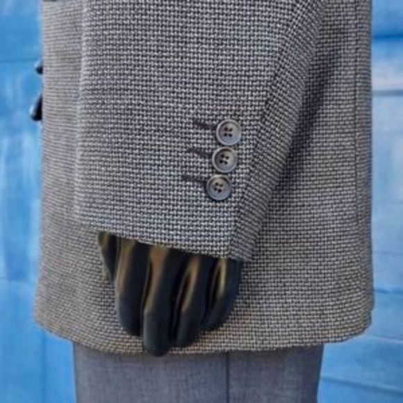 YSL Men's Pure Wool Luxury (2) Button Blazer - Picture 15 of 17